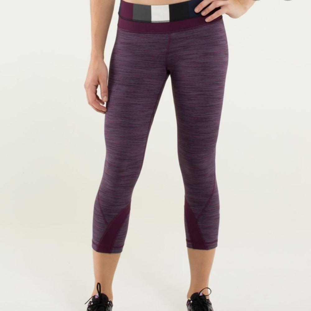 LULULEMON Inspire Crop